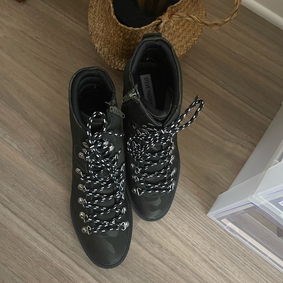 STEVE MADDEN - Picture 2 of 7